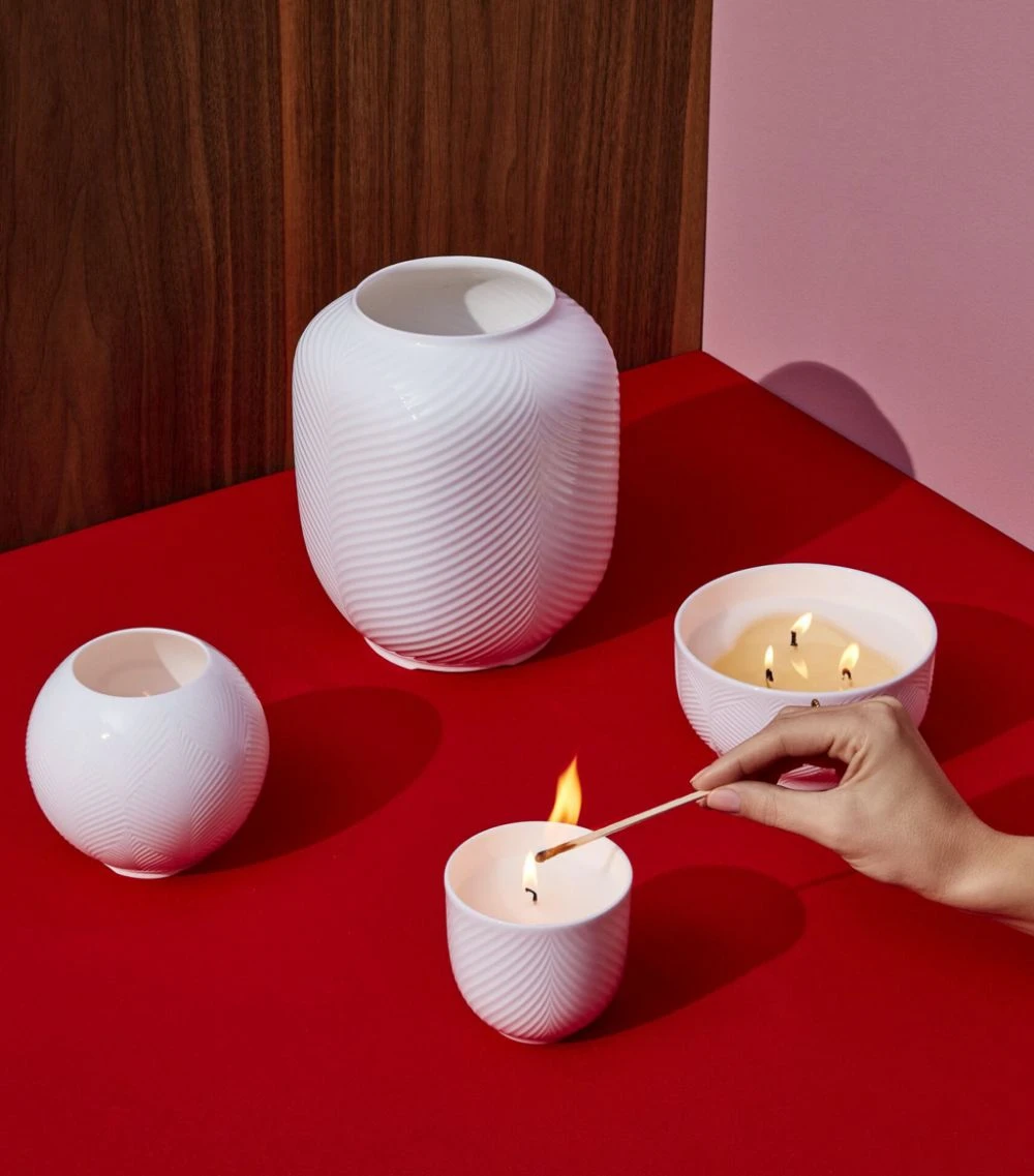 Wedgwood Folia 3-Wick Candle (77g) WHITE Luxury Home Fragrances - Image 2