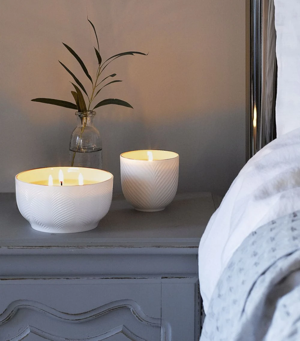 Wedgwood Folia 3-Wick Candle (77g) WHITE Luxury Home Fragrances - Image 3